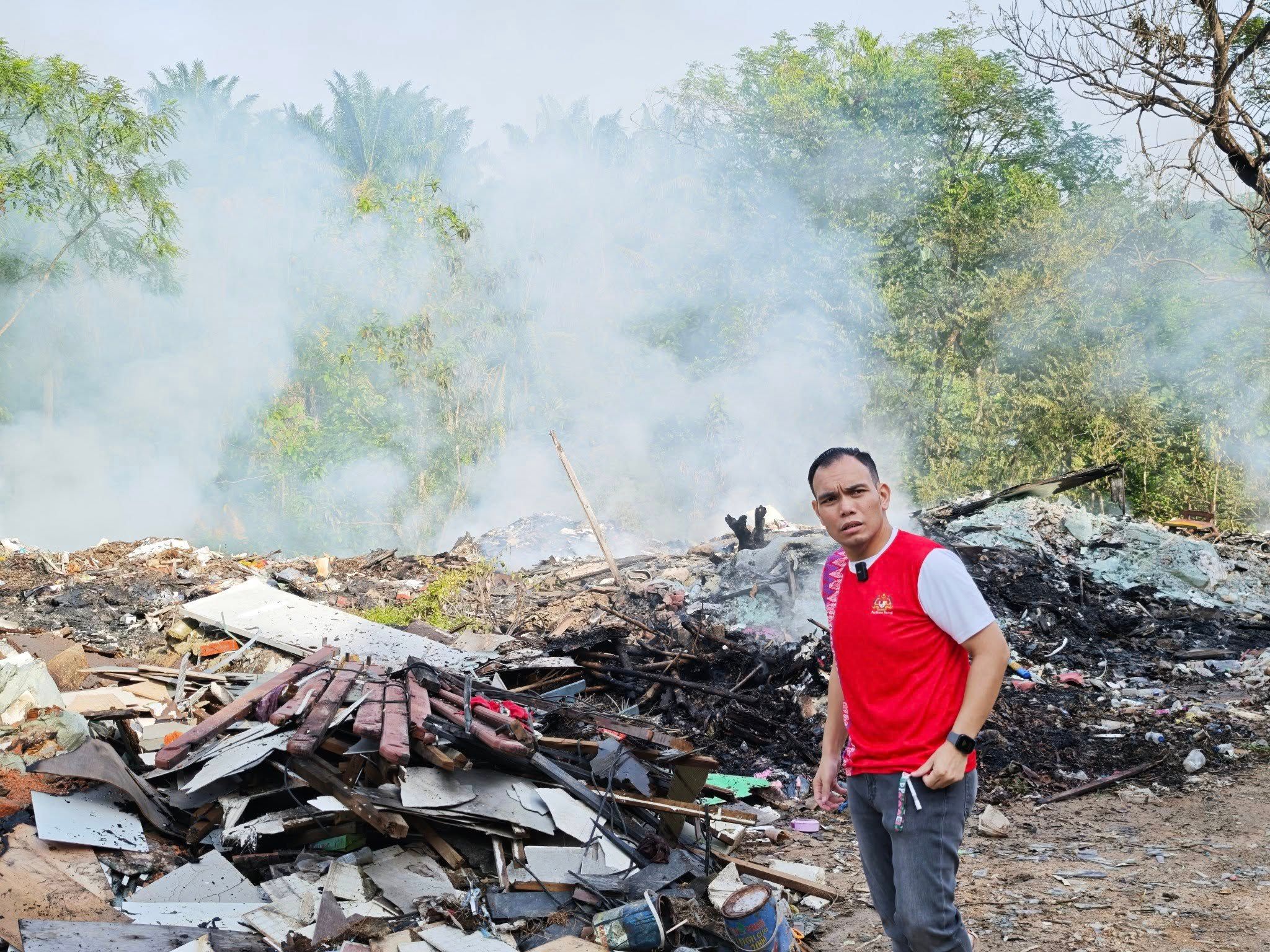 双溪邓卡斯非法垃圾场再飘浓烟  谢瑞詹吁州政府介入一劳永逸取缔