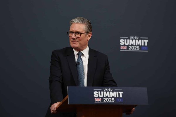 伦敦警方:逮捕第四名男子 涉嫌纵火袭击英相住家