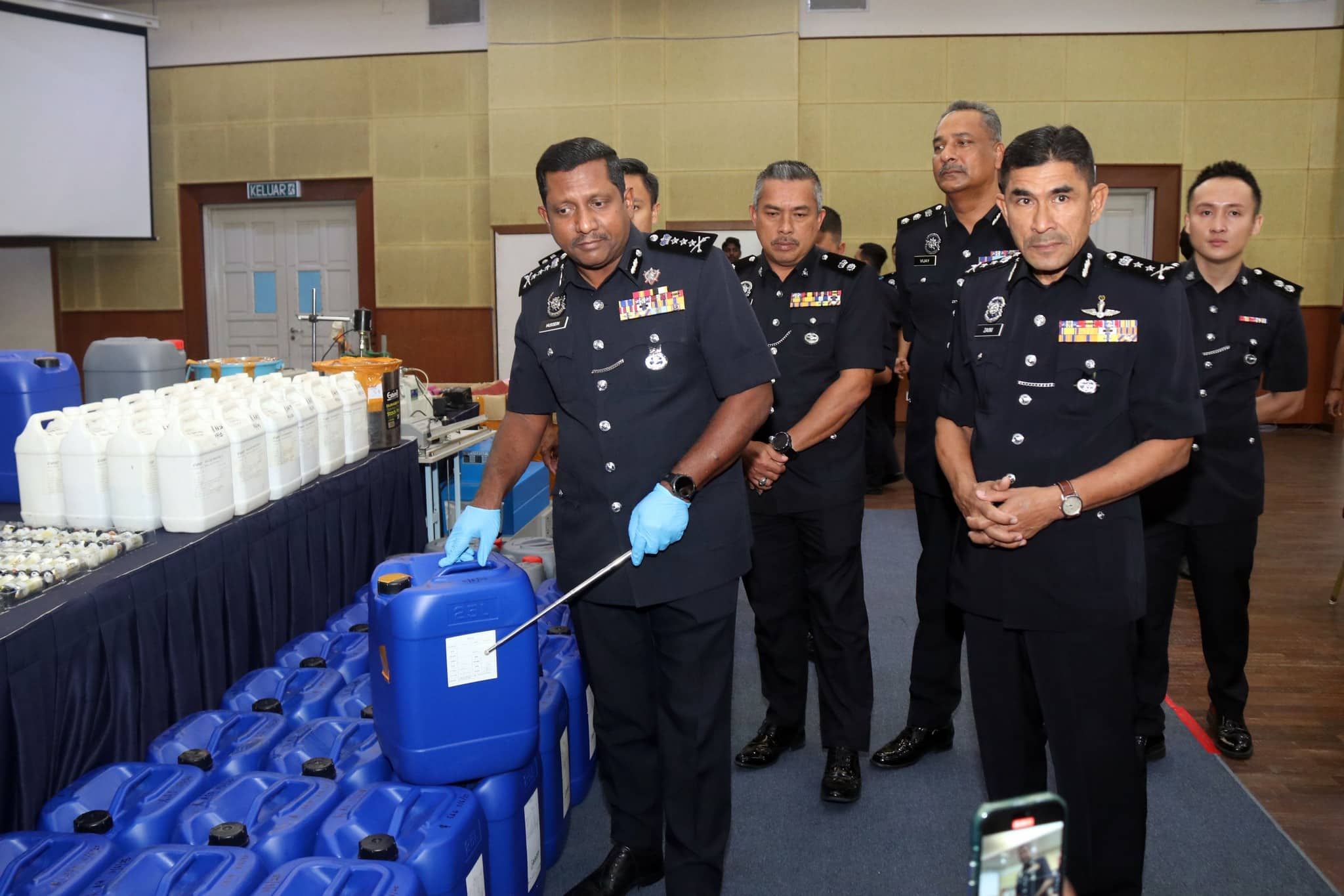 雪州警方捣破2宗含毒电子烟工厂　起获市值逾510万毒品