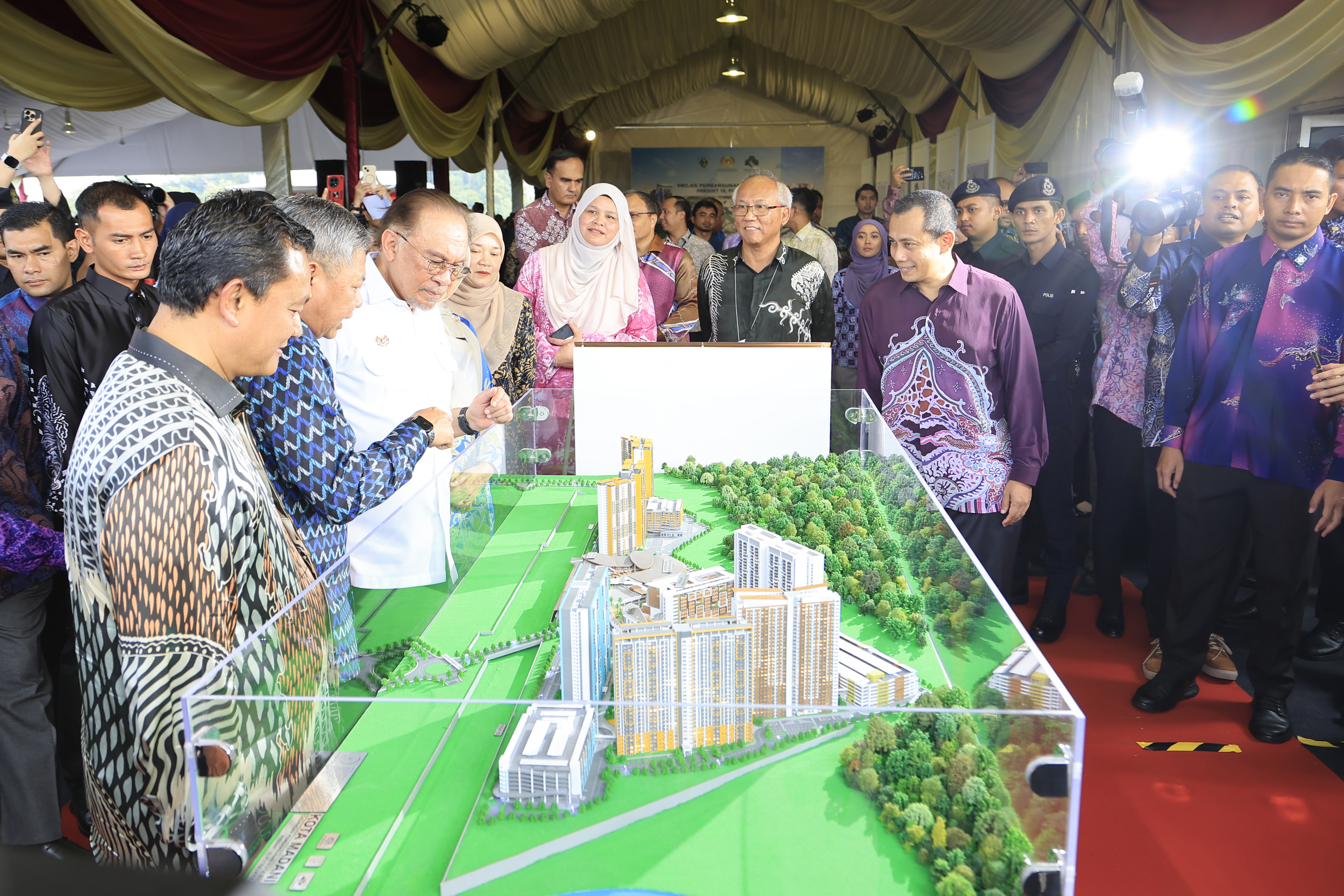 Projek Kota Madani bukan sekadar kediaman, dirancang menyeluruh - PM