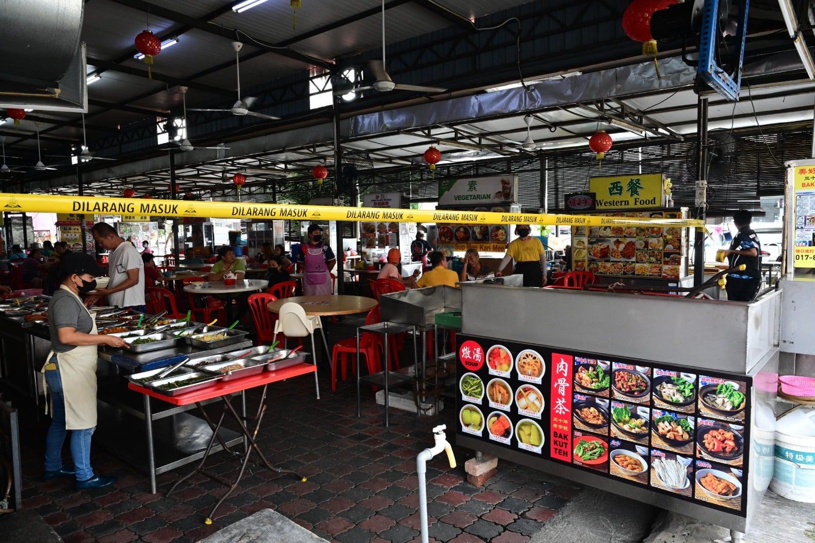 士拉央市会临检6食肆   3间太肮脏被查封.接17罚单！