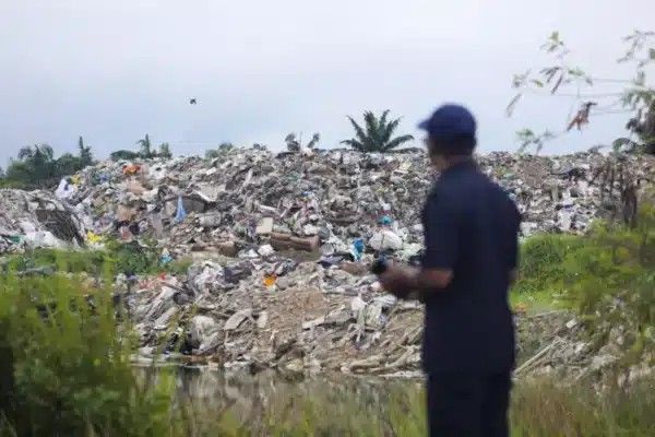 雪邦市会查封9非法垃圾场  扣50罗里开70罚单