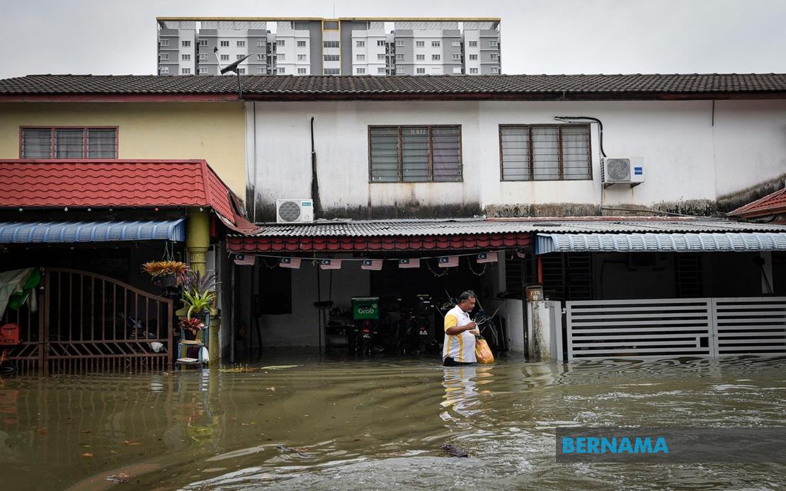 Banjir Taman Bukit Kemuning surut, 61 mangsa masih di PPS