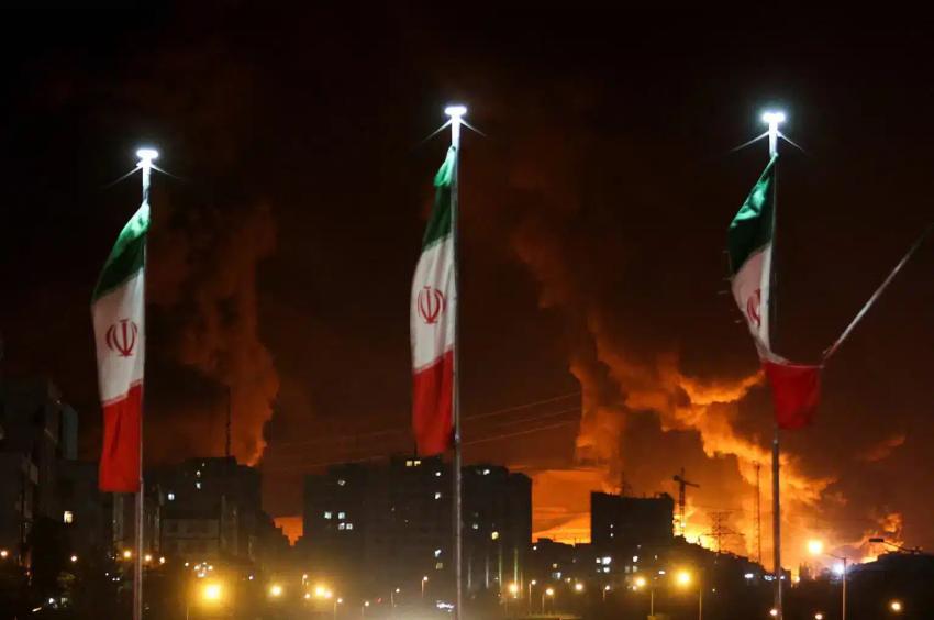 Iran buka semula ruang udara tengah, barat untuk penerbangan transit antarabangsa