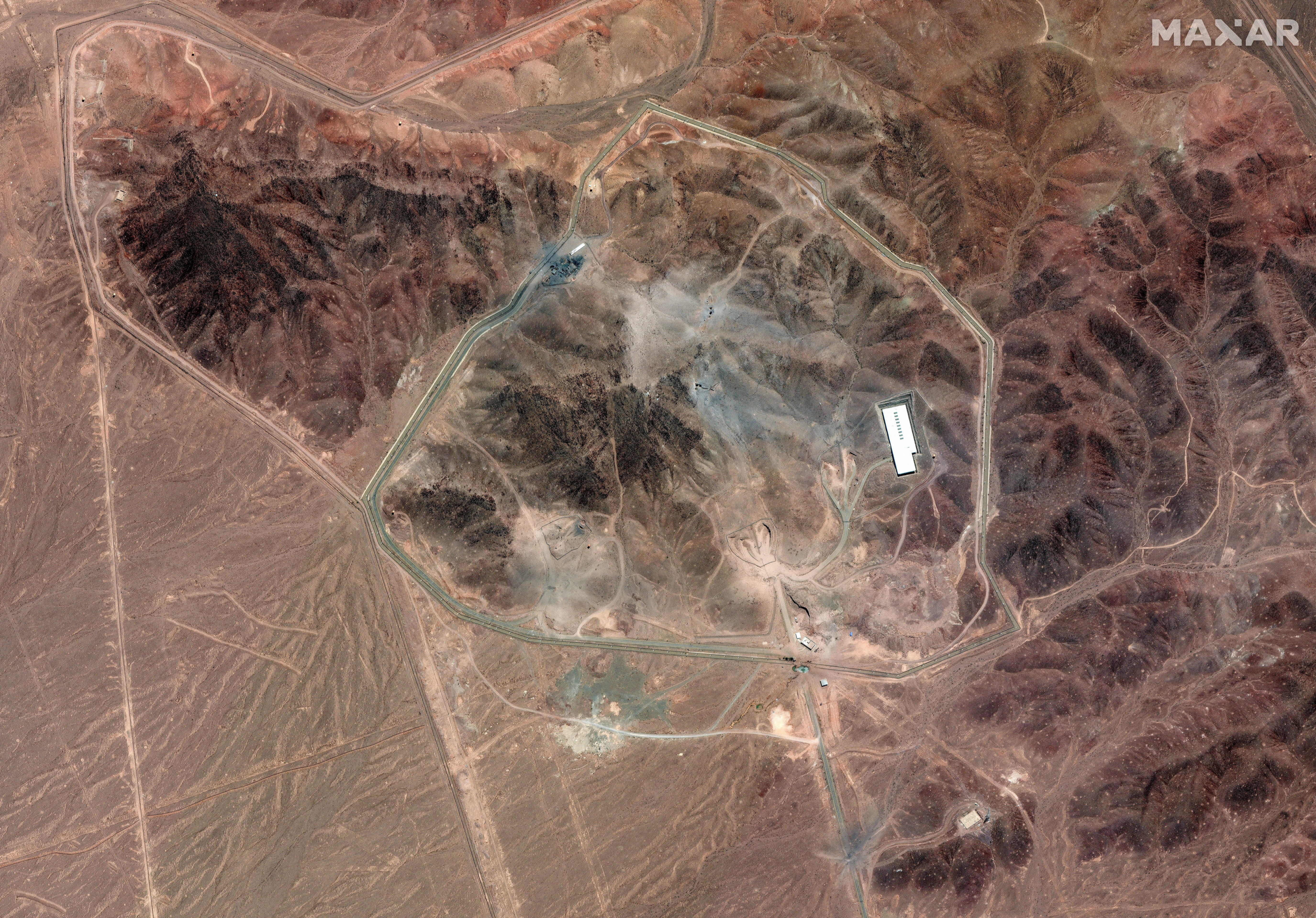 US strikes failed to destroy Iran's nuclear sites, intelligence report says