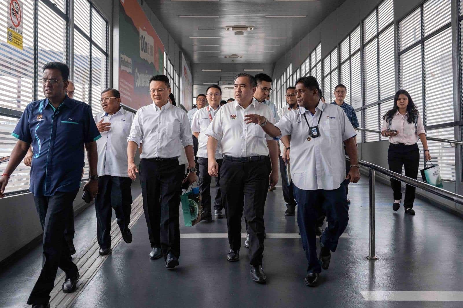 陆兆福视察槟岛威省两岸港口设施