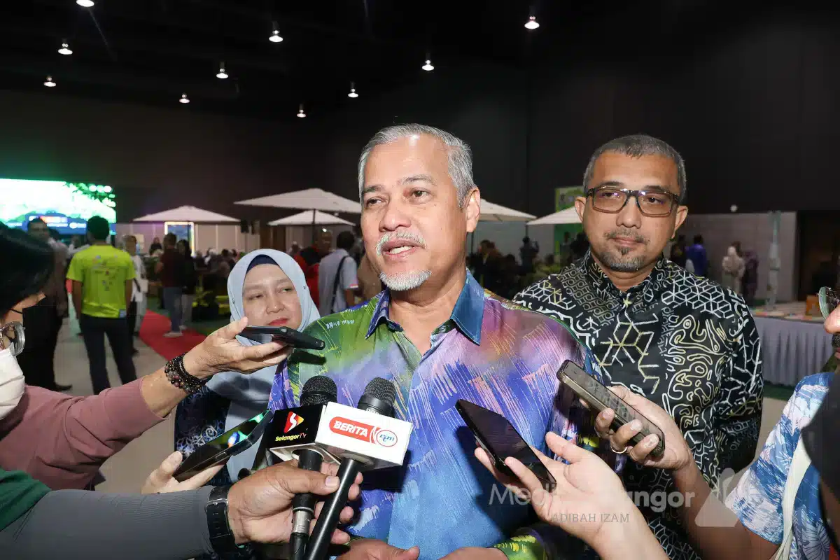 Vehicle seizures, CCTV monitoring to curb illegal dumping in Sg Klang