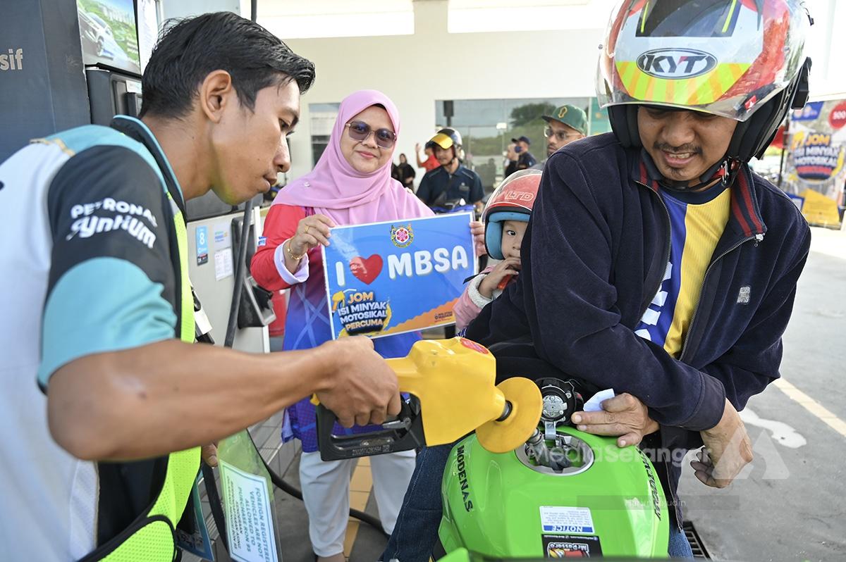 Jualan Ehsan, isi minyak percuma antara program sambutan 25 tahun Shah Alam 