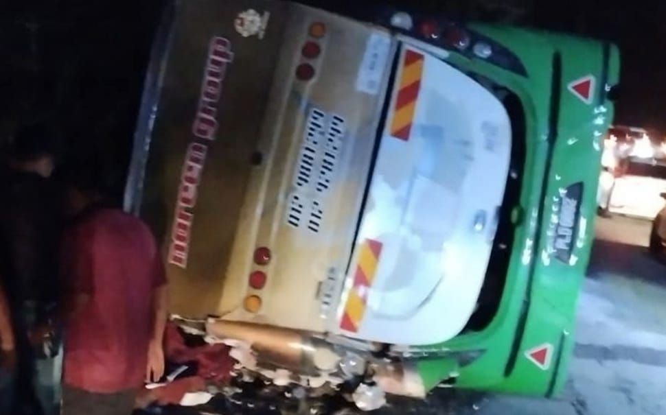 【15人丧命车祸】死者遗体送往医院解剖  高教部协调家属住宿安排