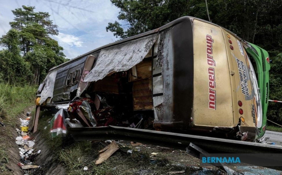 UPSI巴士车祸初步报告出炉 涉事巴士超速一倍失控翻覆