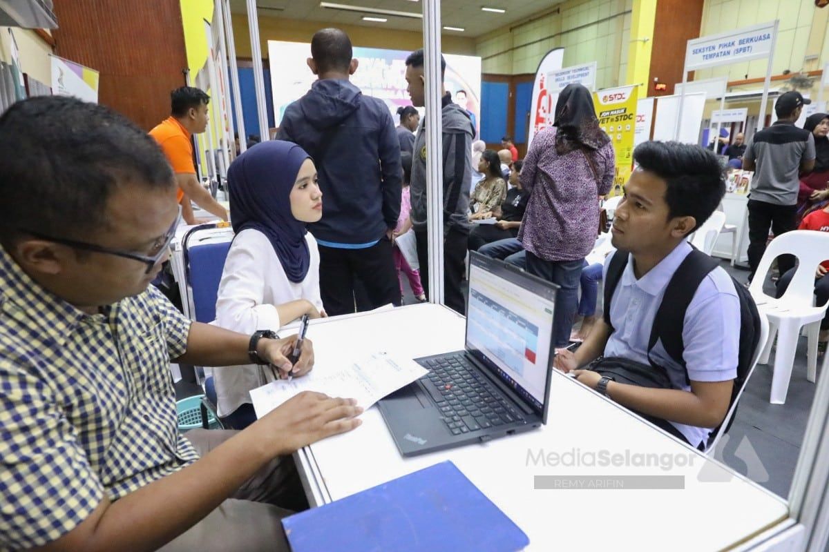 雪州关怀职业巡展集中各领域公司   年轻人把握机会寻觅属意工作