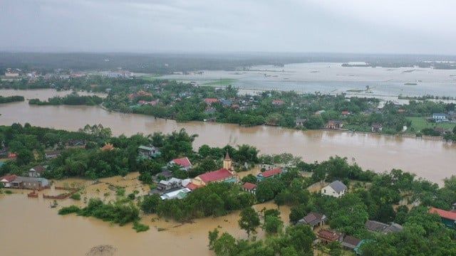 台风“蝴蝶”袭击越南中部   致6死1失踪