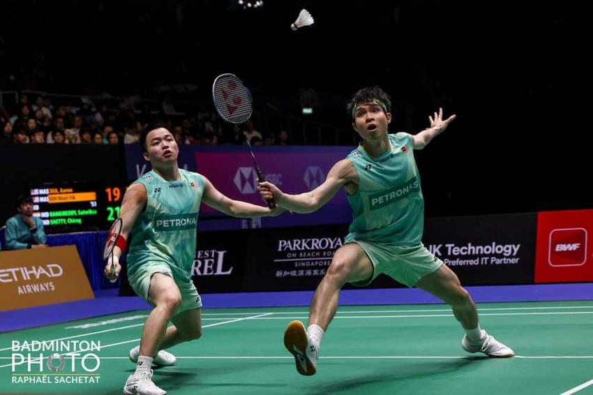 Aaron-Wooi Yik set up final showdown with S. Koreans at Singapore Open