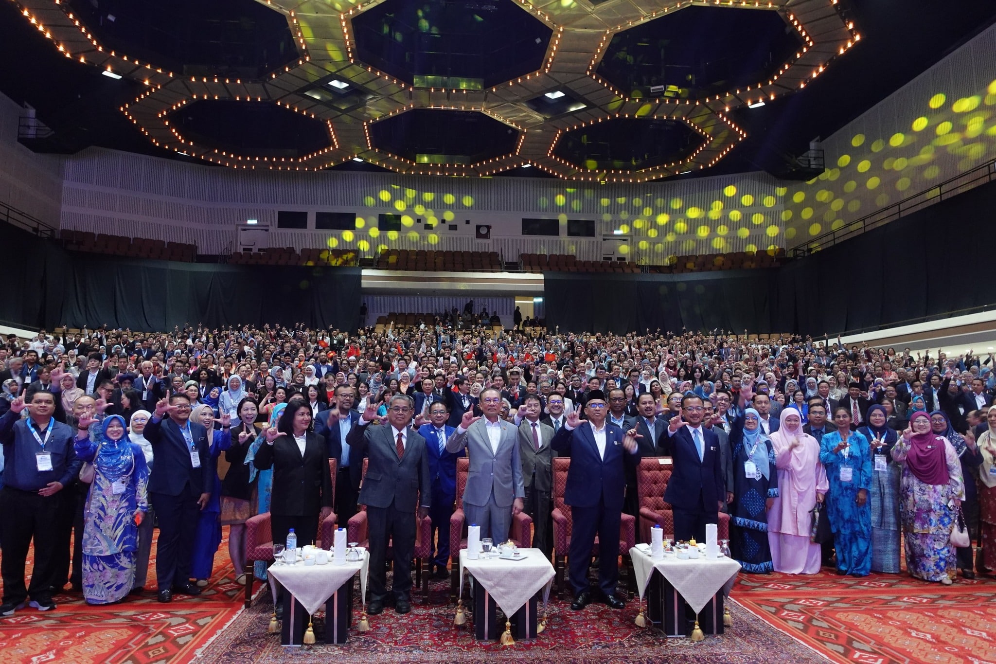PM says librarians must guide readers to exciting content with tech, digital tools