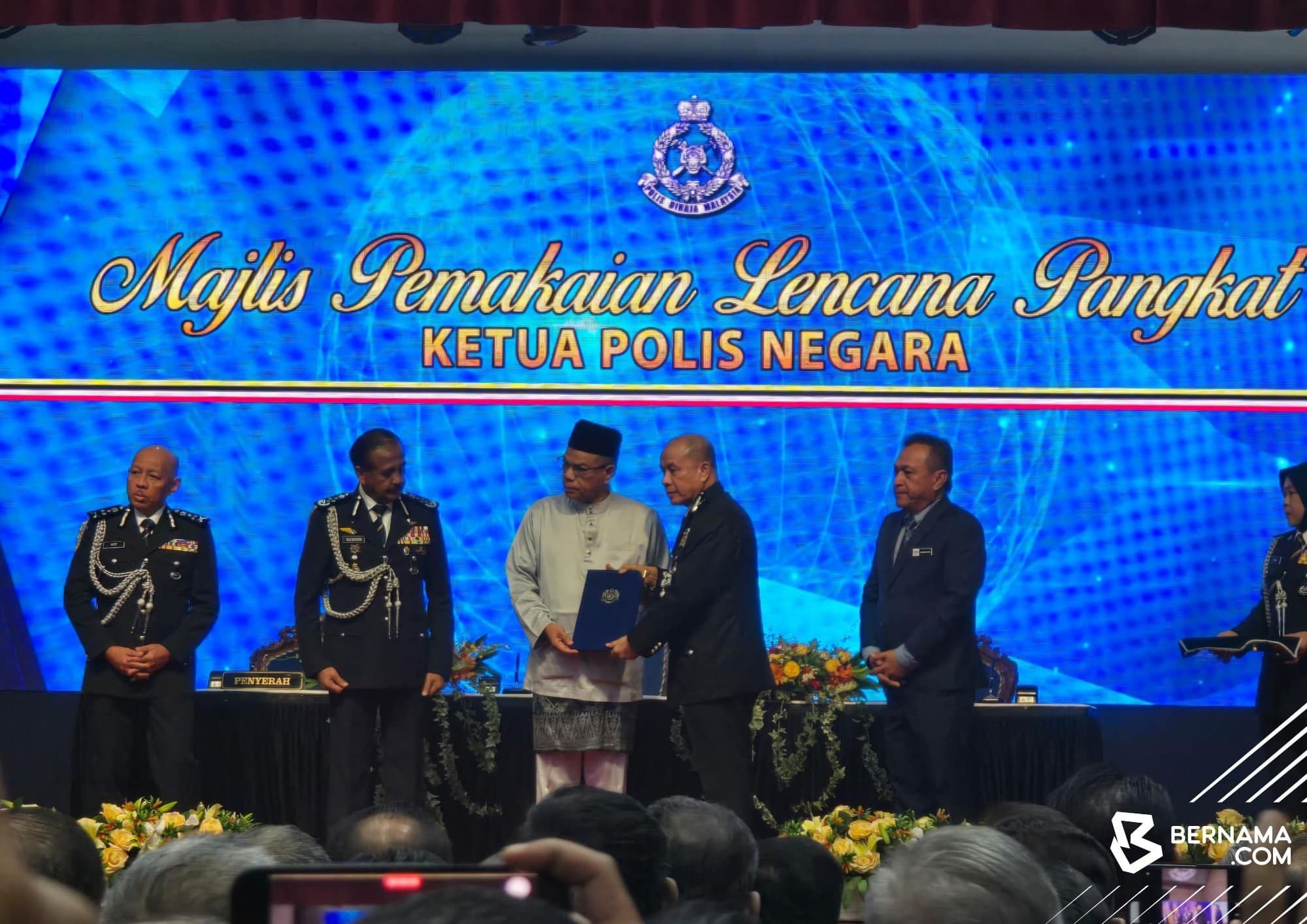 莫哈末卡立受委新任全国警察总长