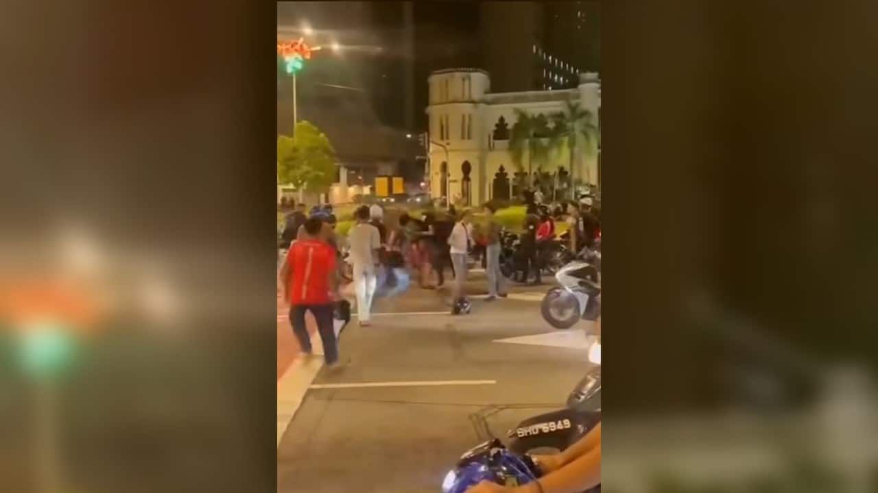 独立广场群殴事件 警方捕5男助查