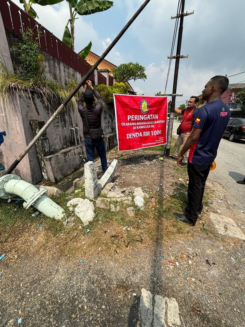 甘榜柏迈1A路垃圾成堆 安邦市会清理遏止乱倒垃圾