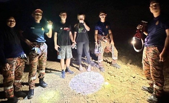 2登山客疲惫脱水求救 消拯员深夜安全寻获送下山