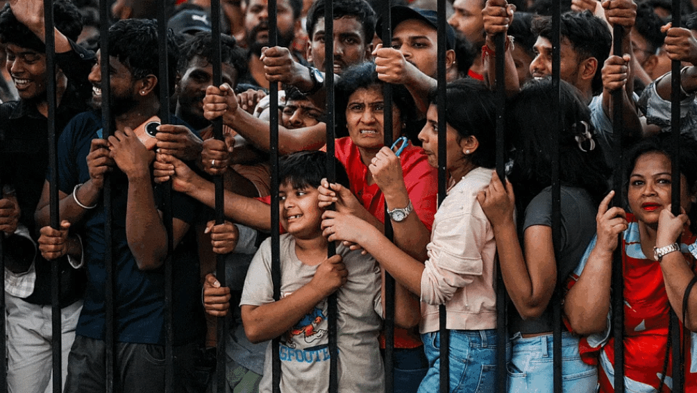 RCB அணியின் பாராட்டு விழா துயரத்தில் முடிந்தது