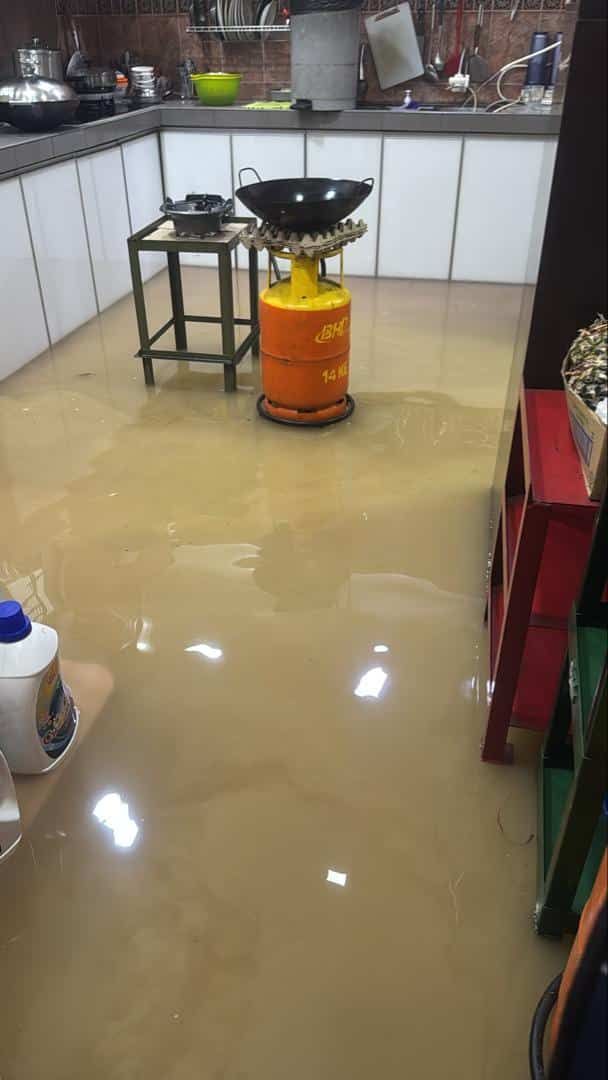 高降雨量与长命雨夹攻！巴生多个花园又沦陷淹水了！