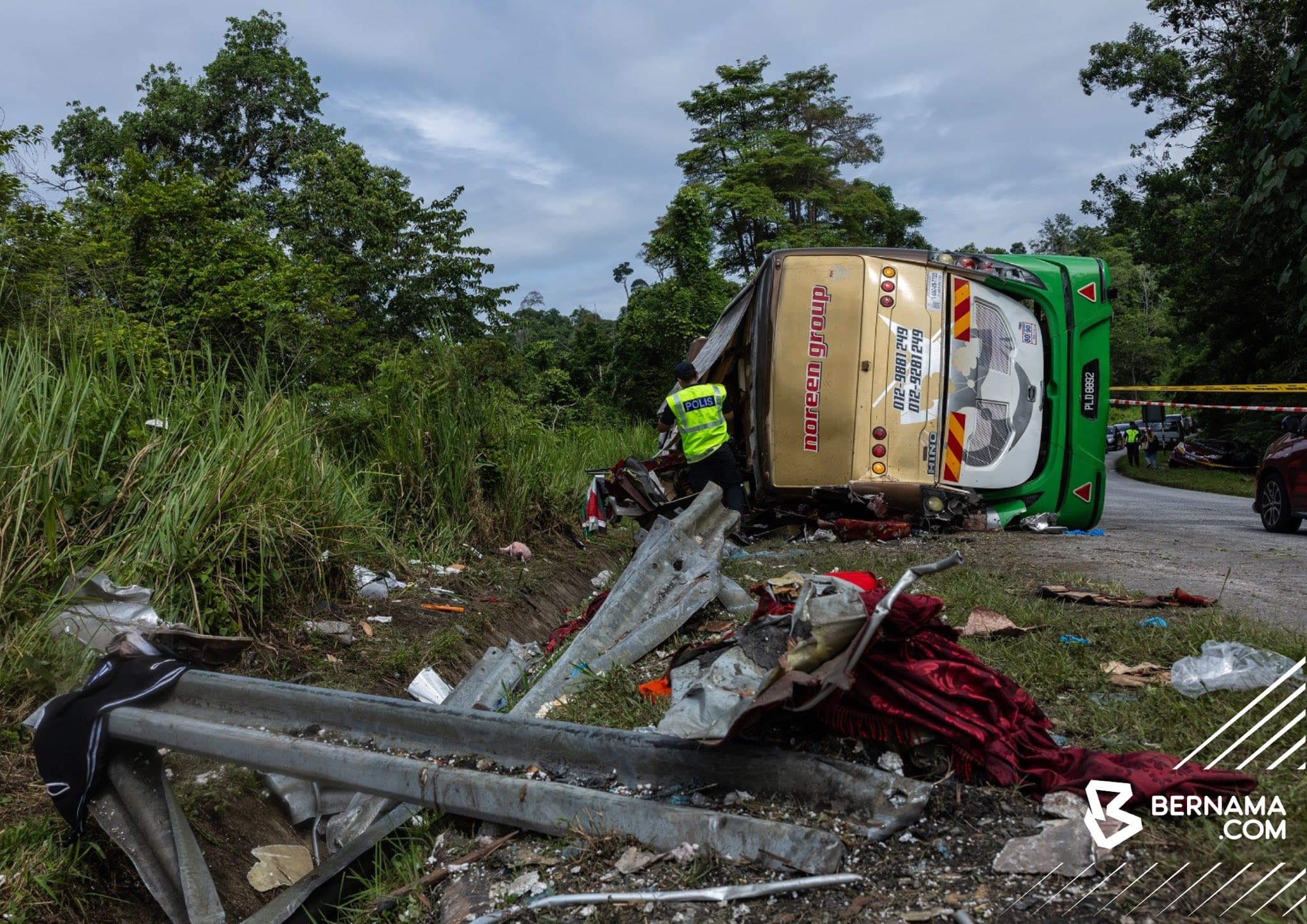 Nahas bas pelajar UPSI bawa keinsafan buat petugas barisan hadapan