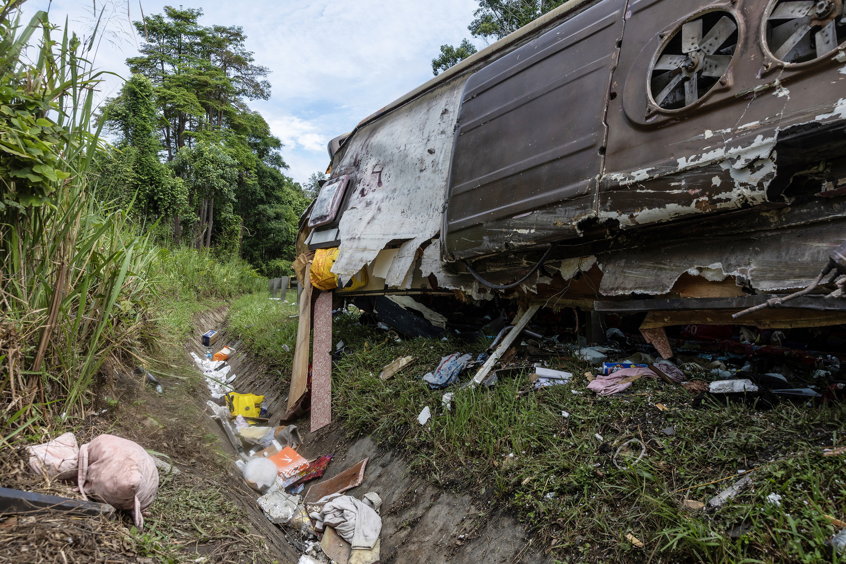 Gerik bus crash: Outpouring of grief from Cabinet members, leaders on social media