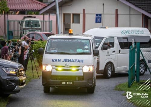 எஸ்.கே.வி.இ. நெடுஞ்சாலையில் கோர விபத்து- கார் மரத்தை மோதியதில் நால்வர் பலி