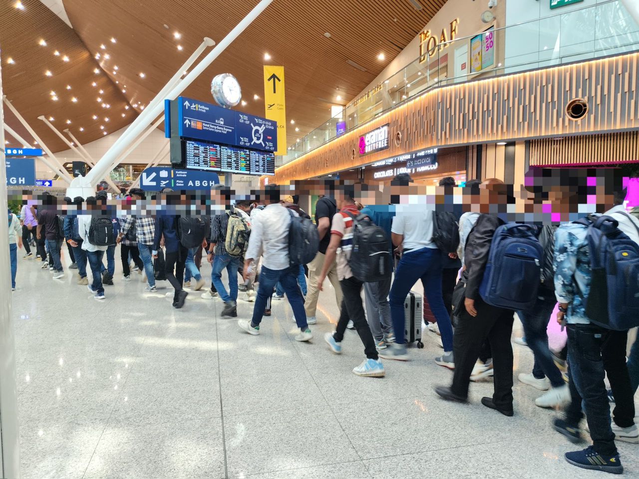 仅带RM500.要游玩大马一个月！ 边境管制机构拒131外国人入境