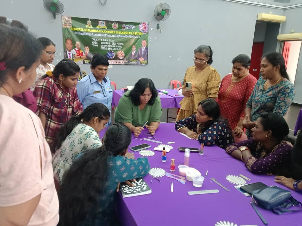 கோத்தா டாமன்சாரா இந்திய சமூகத் தலைவரின் ஏற்பாட்டில் மகளிருக்கான நக அலங்காரப் பயிற்சி