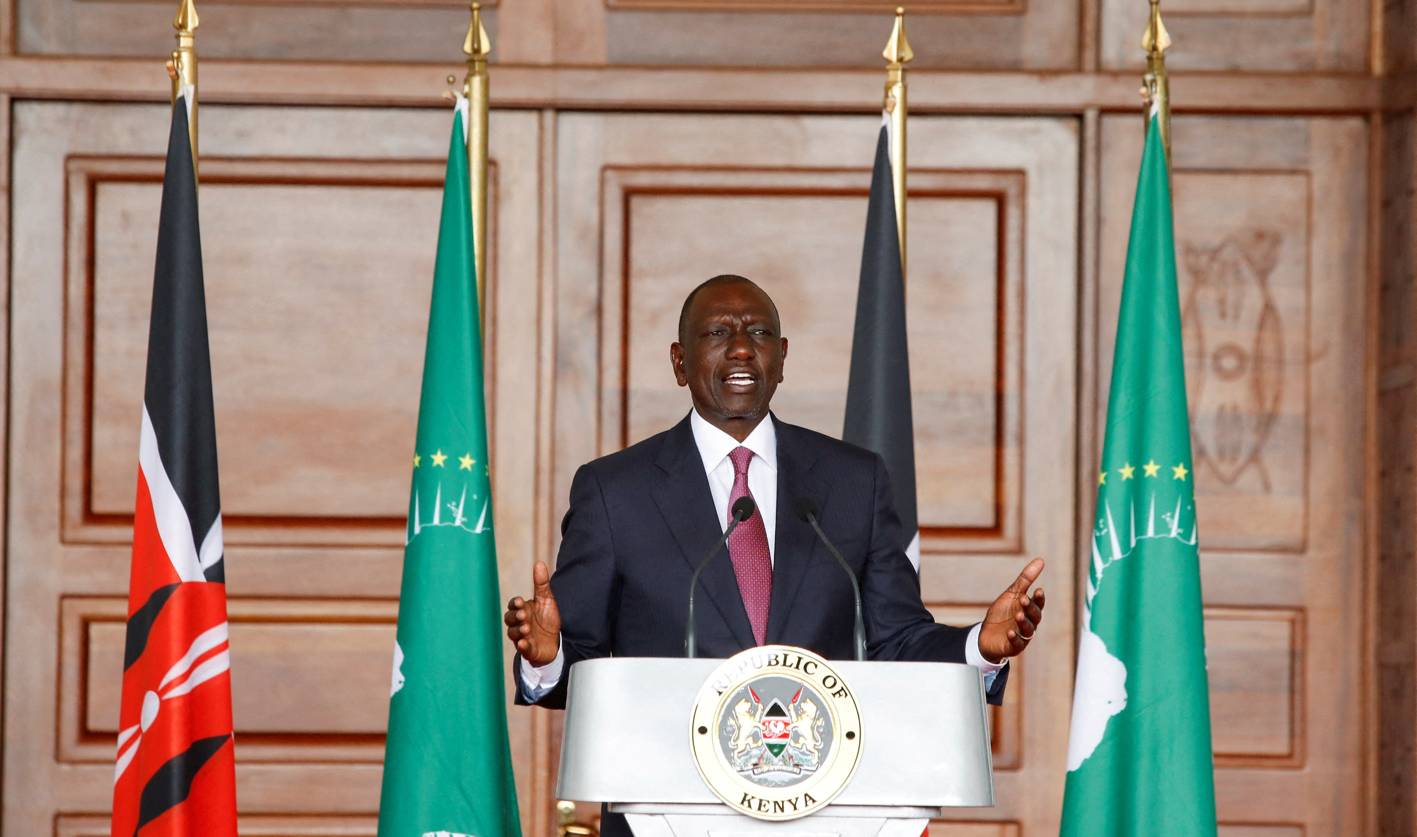 Kenya president orders cops to shoot violent protesters in the leg