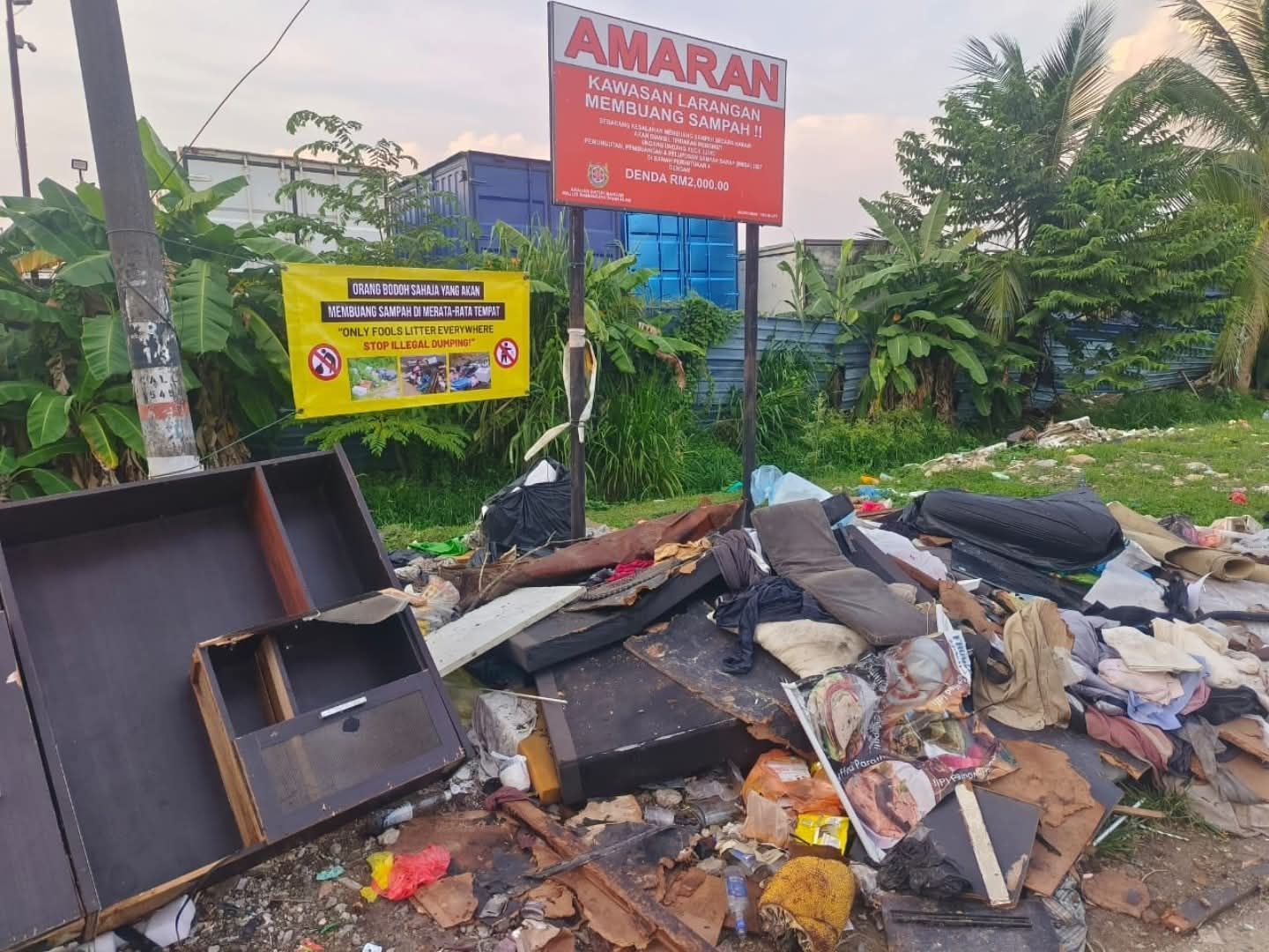 குப்பை பிரச்சனையைத் தீர்க்க கடுமையான தொனியில் அறிவிப்பு- கோத்தா கெமுனிங் தொகுதியில் நூதன முயற்சி