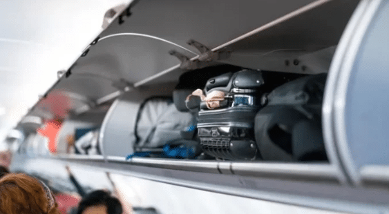 விமானத்தின் பயணிகள் அமர்ந்திருக்கும் பகுதியில் திருட்டு சம்பவங்கள் அதிகரிப்பு