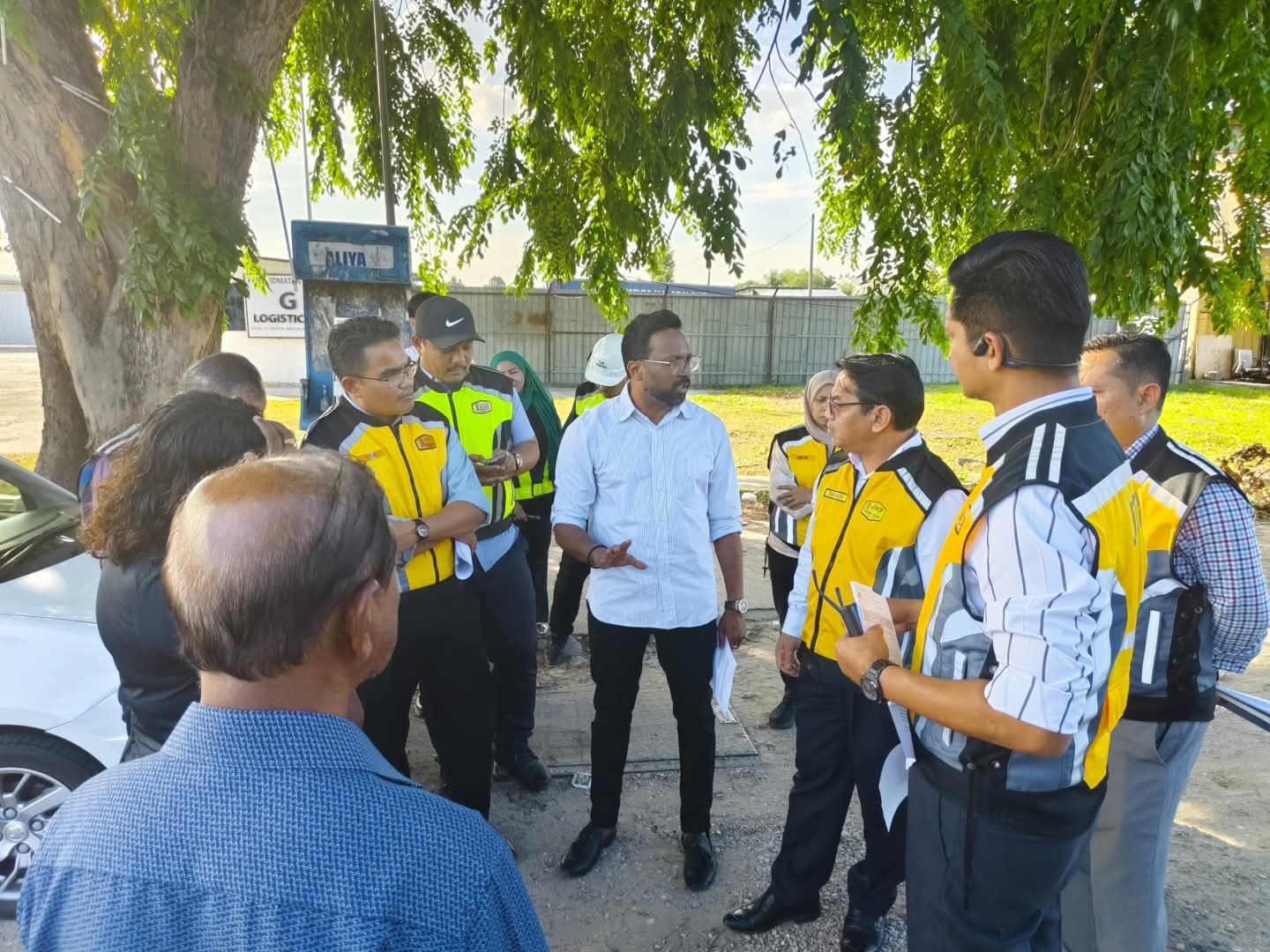 காணொளிப் பதிவின் எதிரொலி - புக்கிட் கெமுனிங் சாலை பிரச்சனைக்கு உடனடி தீர்வு காண பொதுப்பணித்துத்துறை நடவடிக்கை