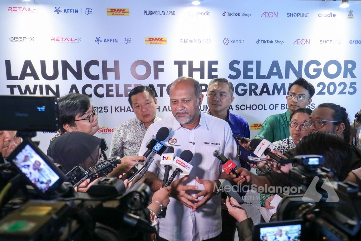 政府料明年下半年提呈全国AI法律框架