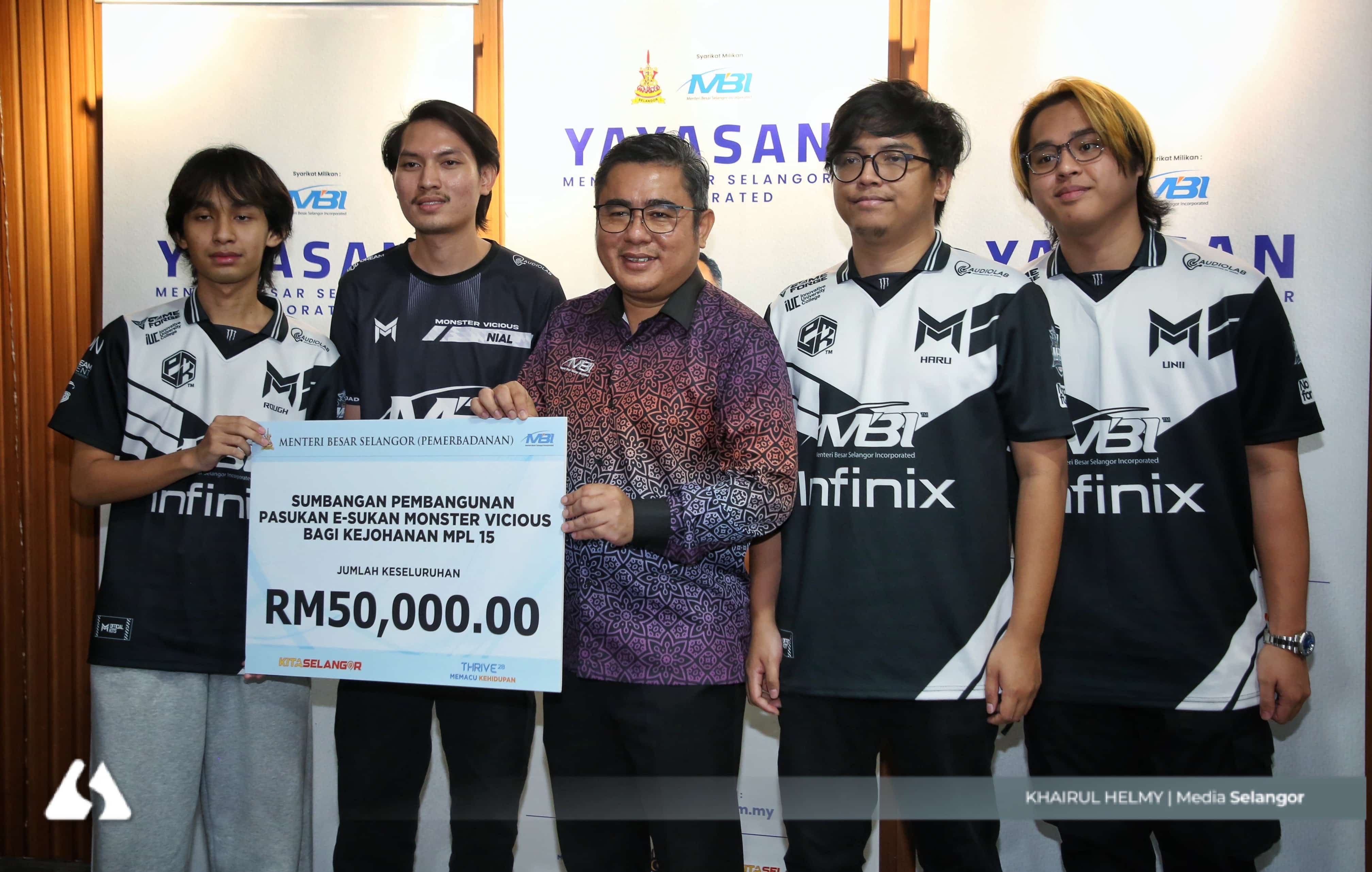 Sumbangan Yayasan MBI suntik semangat Monster Vicious, atlet tinju raih kejayaan