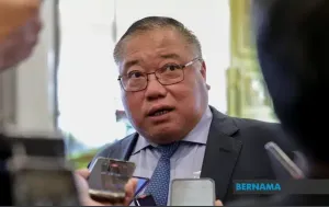 晚宴供酒惹议：张庆信深表遗憾坦承犯错