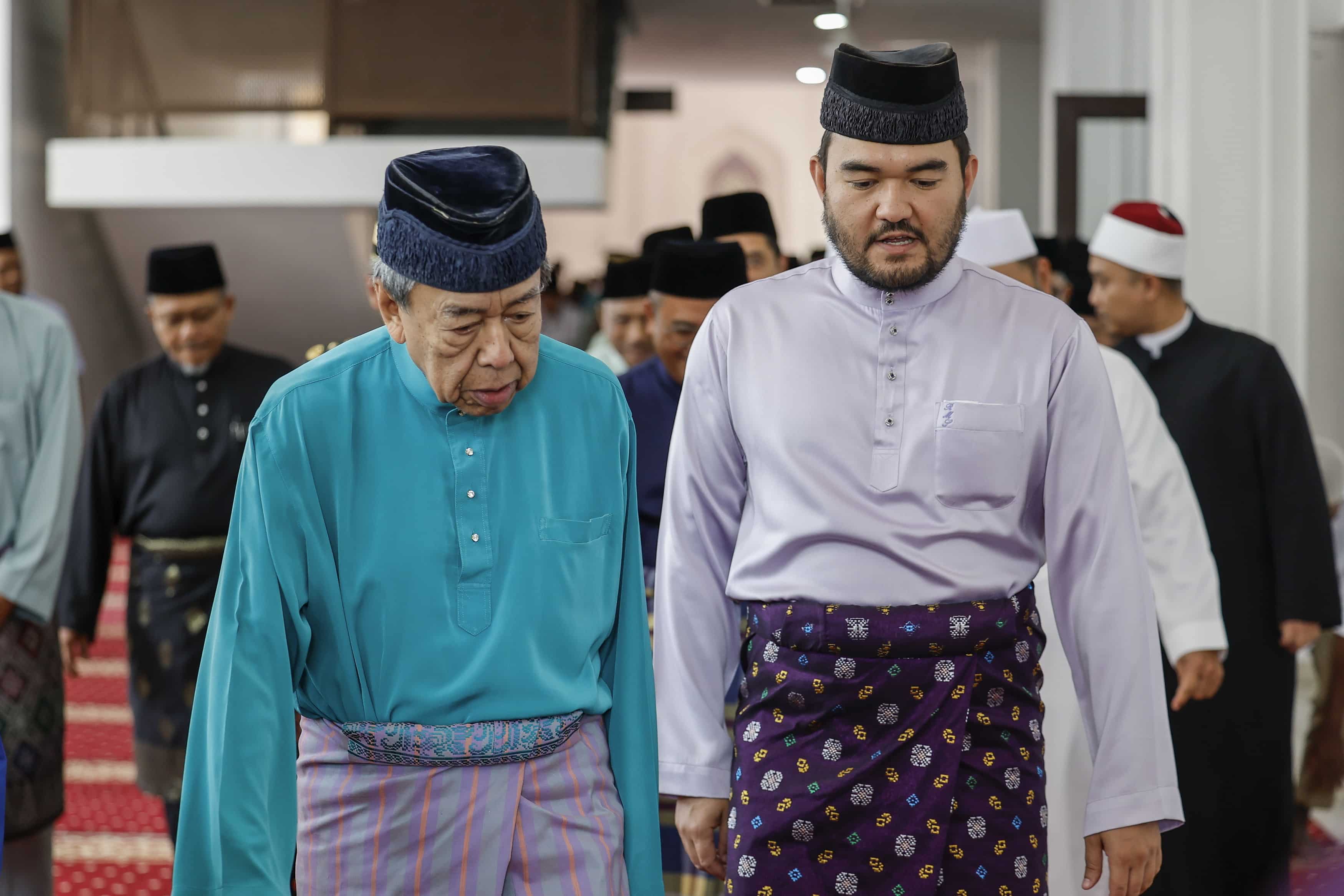 Sultan Selangor berangkat ke majlis bacaan Yasin, doa selamat sempena Hari Pahlawan