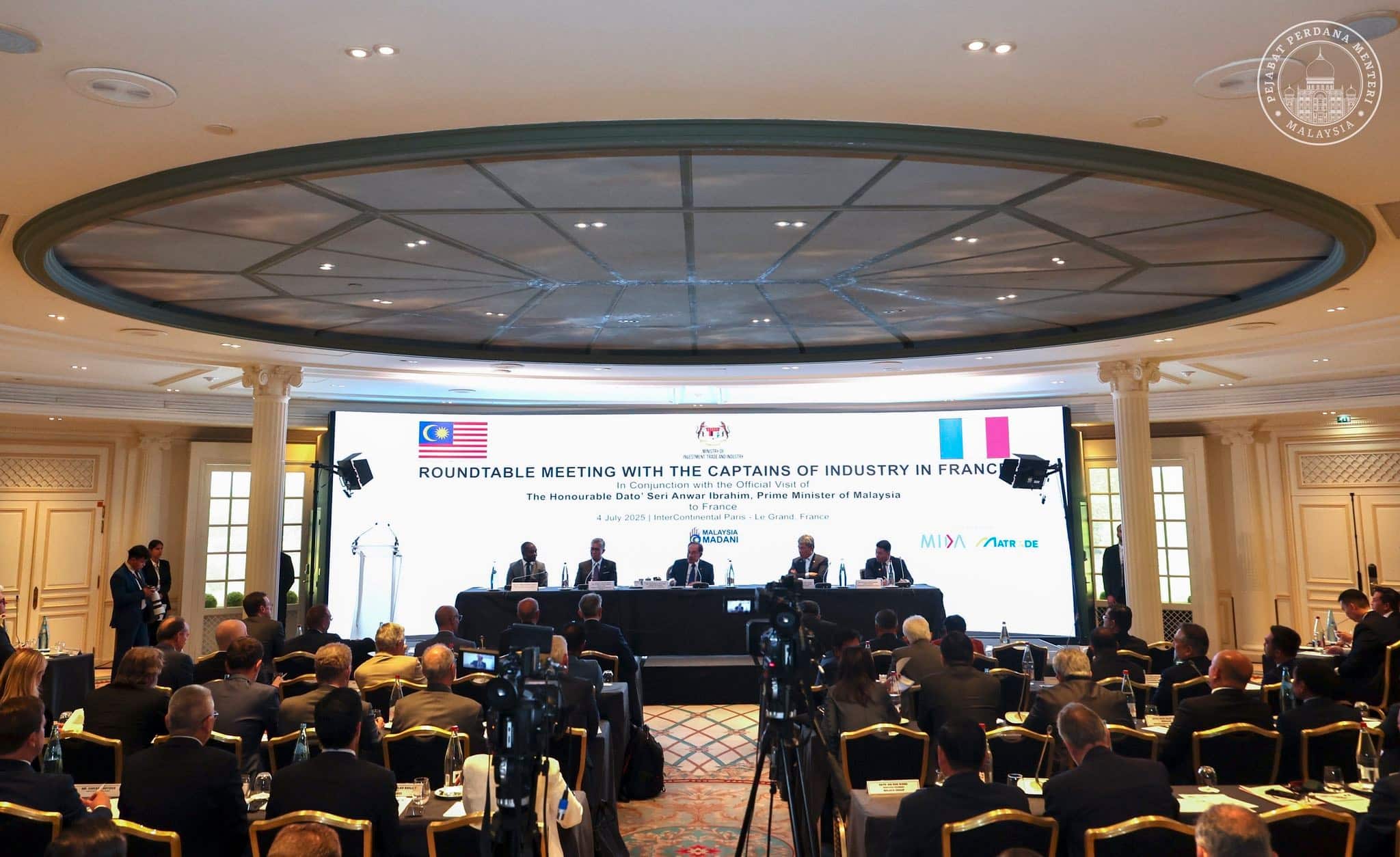 PM talks high-impact strategic deals with France industry captains