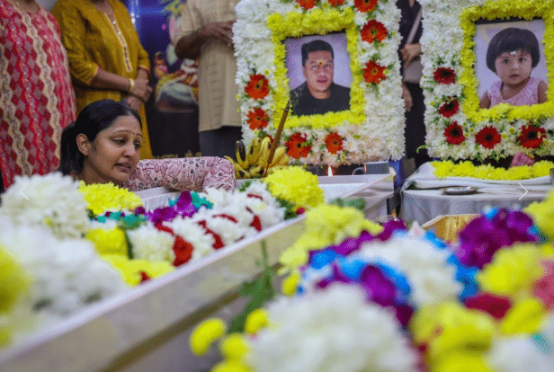 படகு விபத்தில் இறந்தவர்களுக்கு இறுதி அஞ்சலி