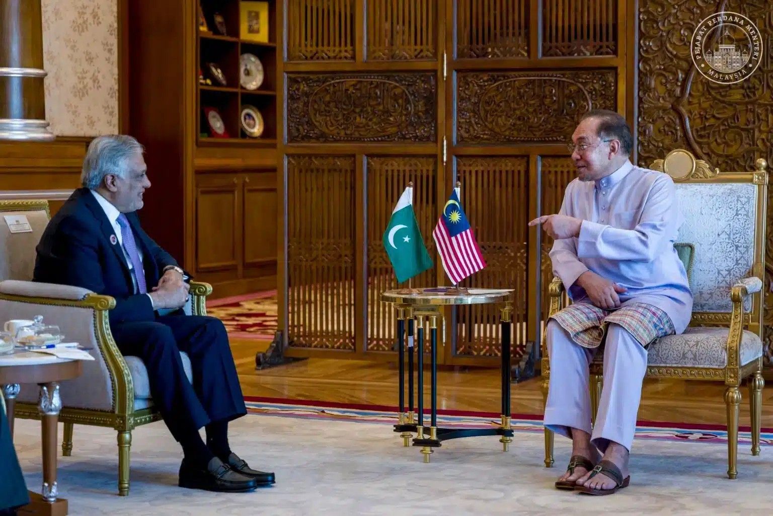 வெளிநாட்டு தலைவர்களின் தொடர்ச்சியான வருகைகள் சர்வதேச அரங்கில் மலேசியாவின் பங்கை எடுத்துக்காட்டுகின்றன.