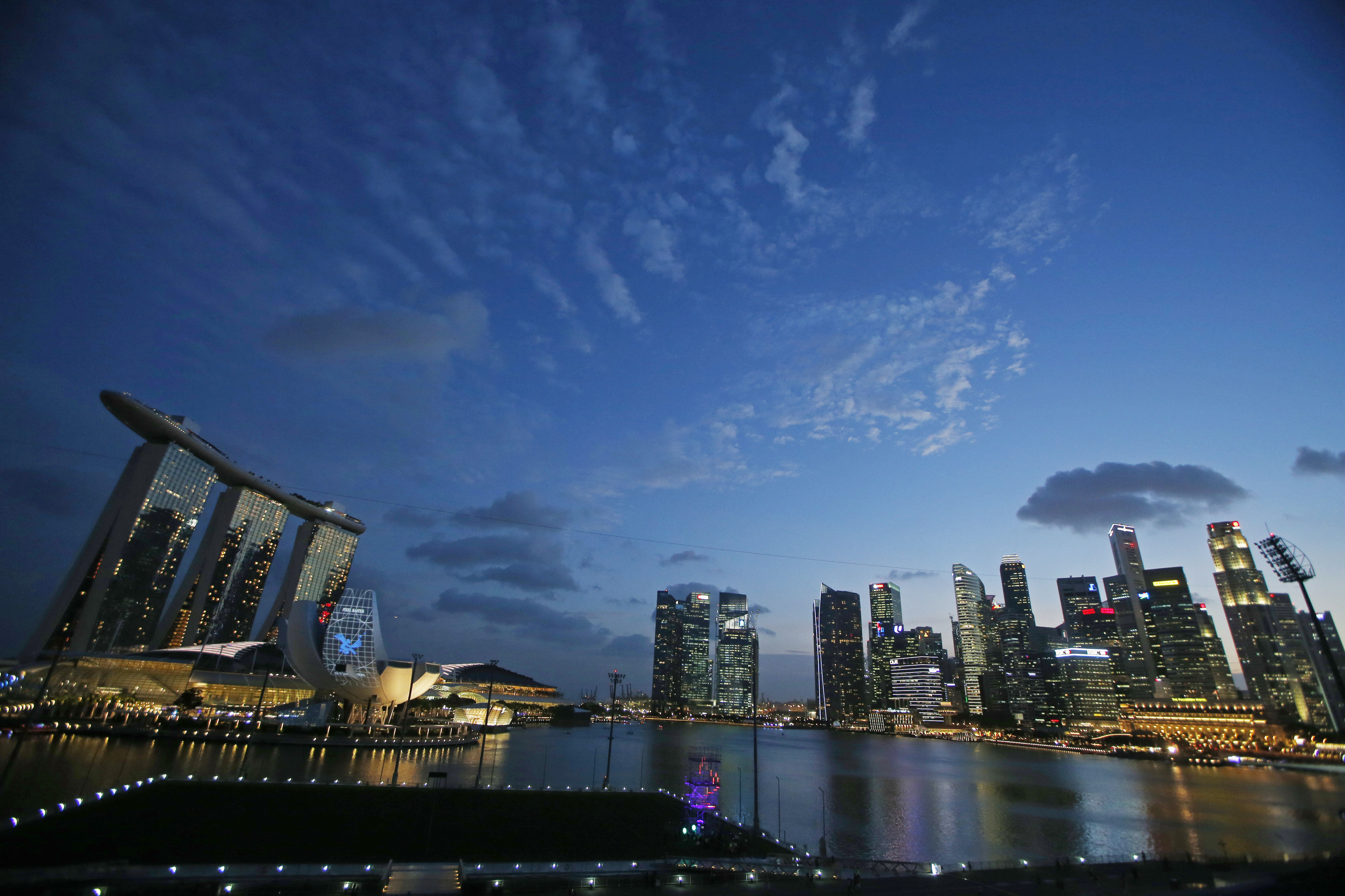 Singapore economy grows 4.3 pct in second quarter, avoids technical recession