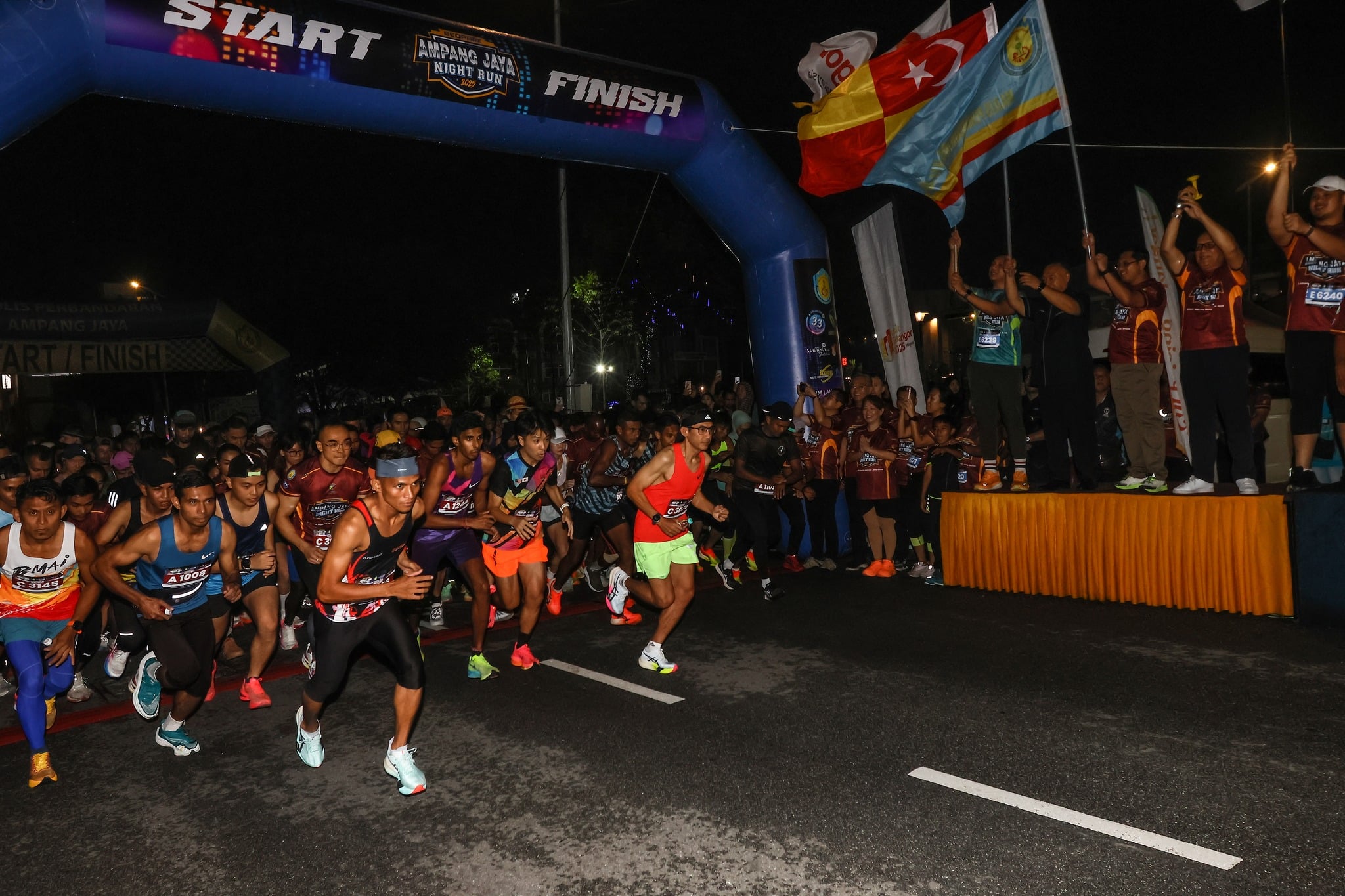 Larian malam Ampang Jaya tarik ribuan peserta termasuk dari Vietnam dan India