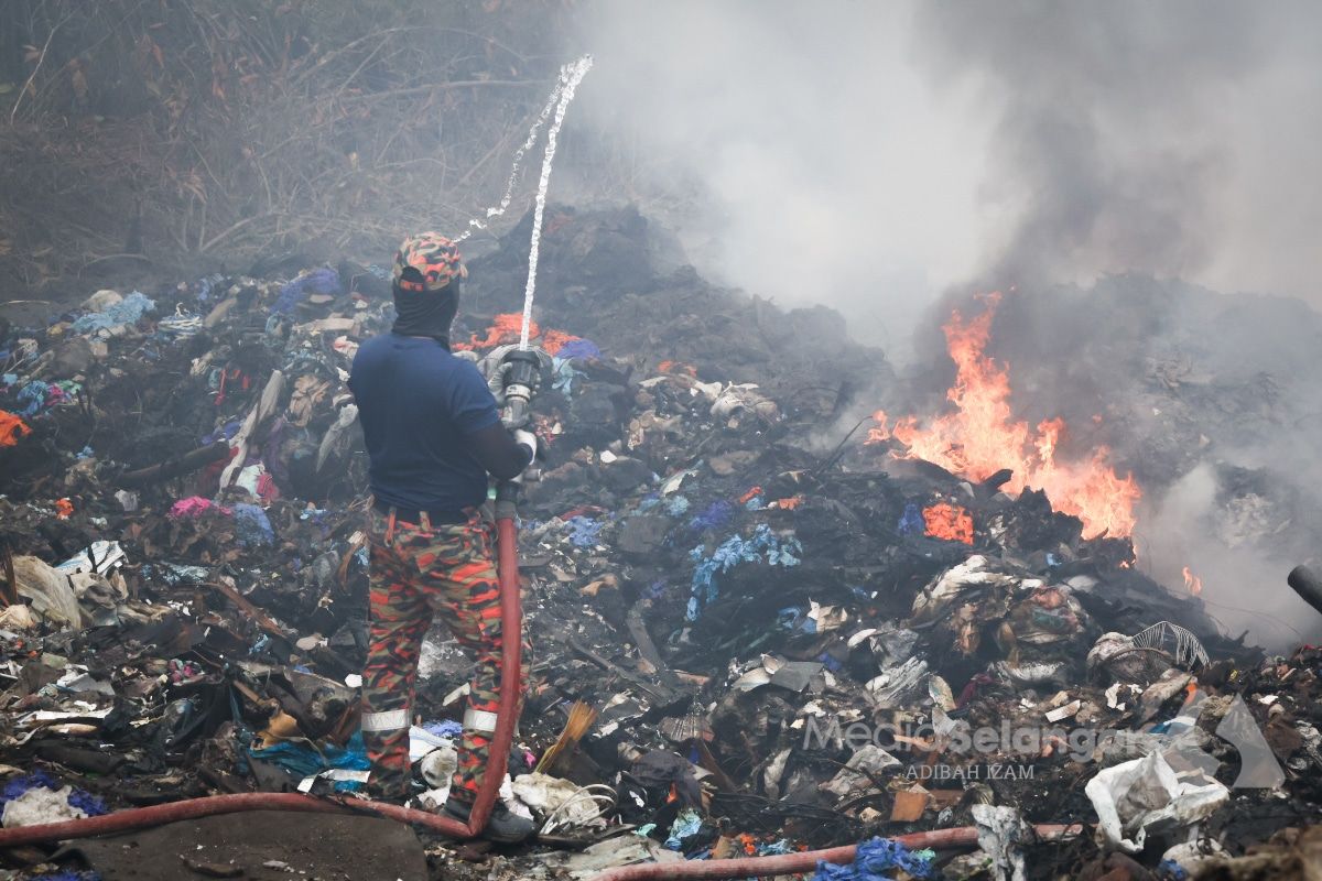 双溪朱垃圾场连烧多日　当局彻查追责到底