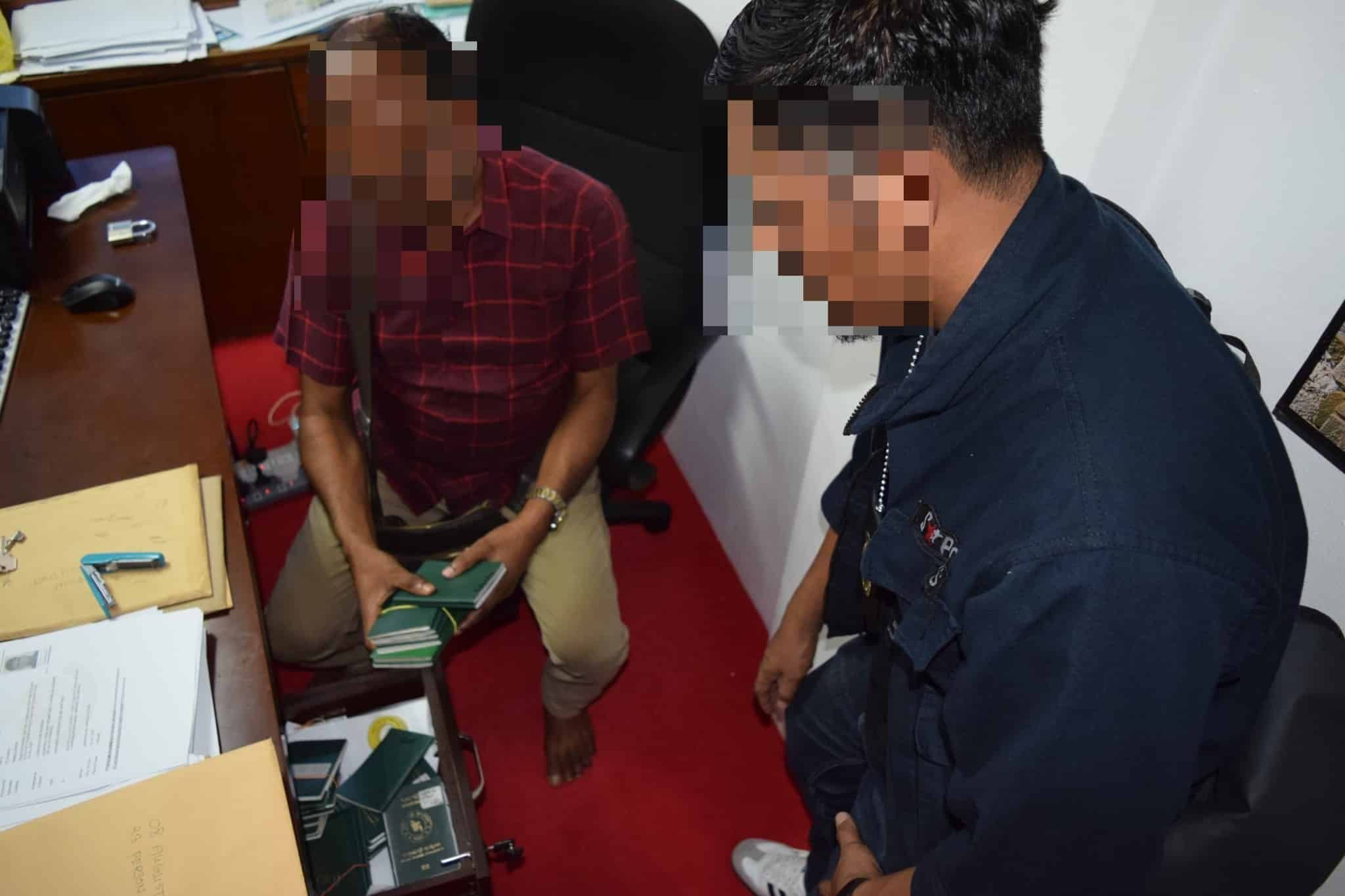 移民局破2伪造工作证集团   6外籍男包括首脑落网