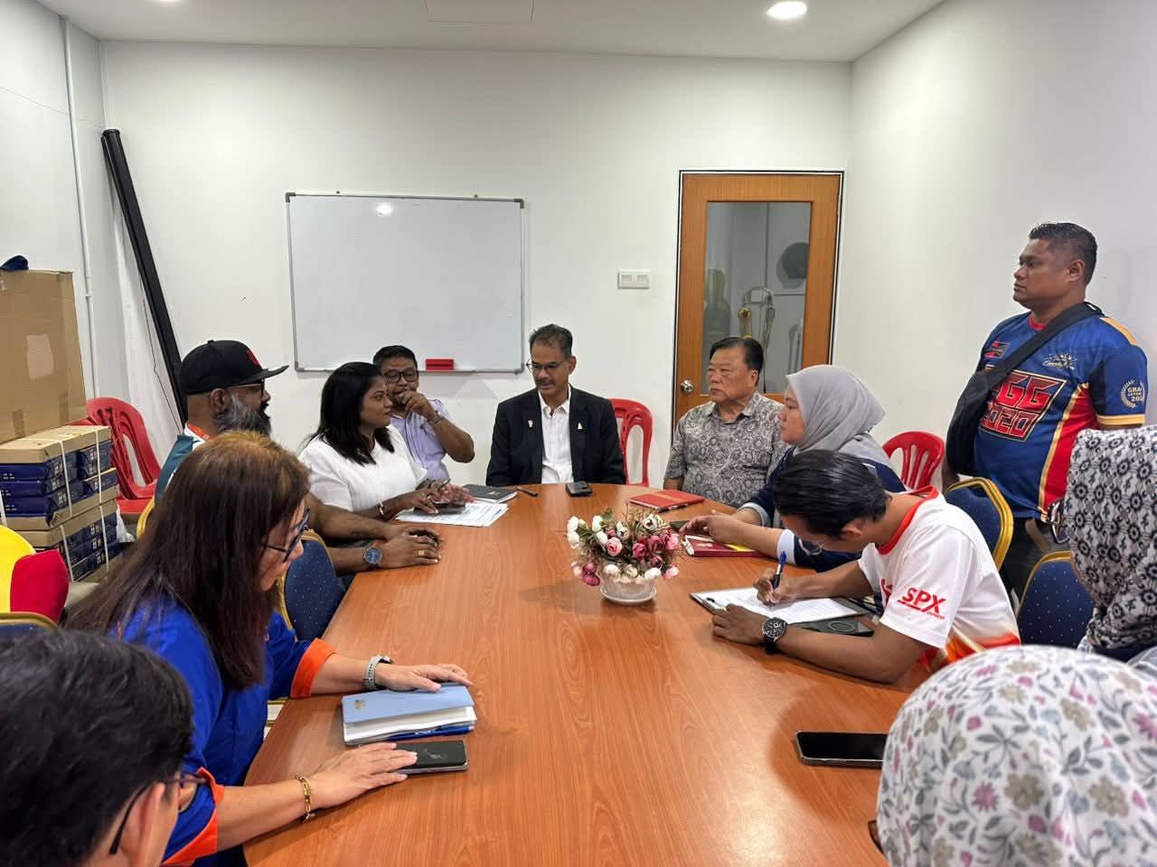 ஸ்ரீ சீடிங் மண் சரிவு பிரச்சனைக்குத் விரைந்து தீர்வு காண பாப்பாராய்டு நடவடிக்கை