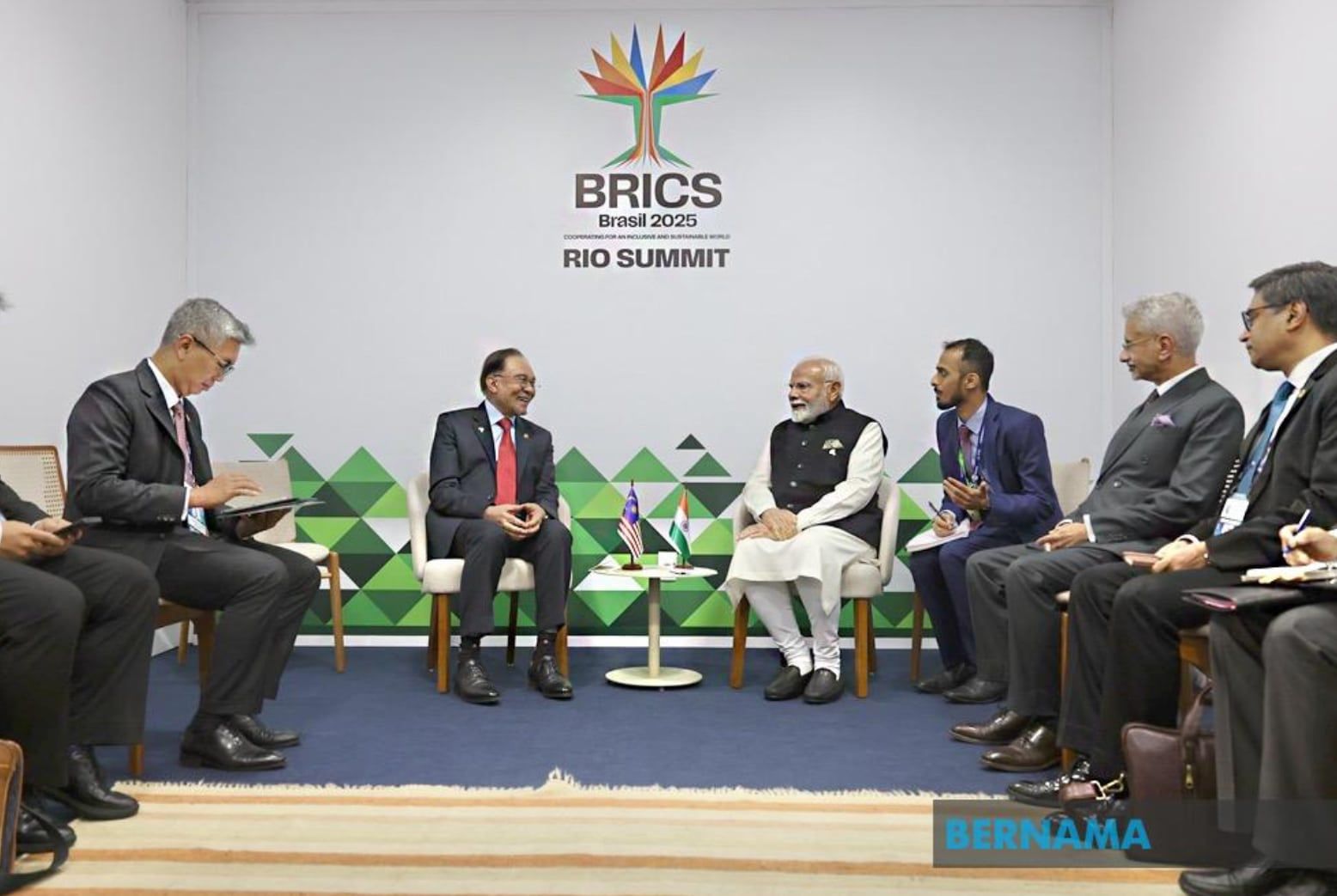 Anwar, Modi discuss trade potential, propose IIT campus in Malaysia