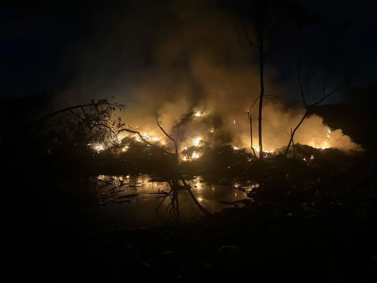 ரவாங் குப்பை அழிப்பு மையத்தில் ஏற்பட்ட தீ 50 விழுக்காடு அணைக்கப்பட்டது