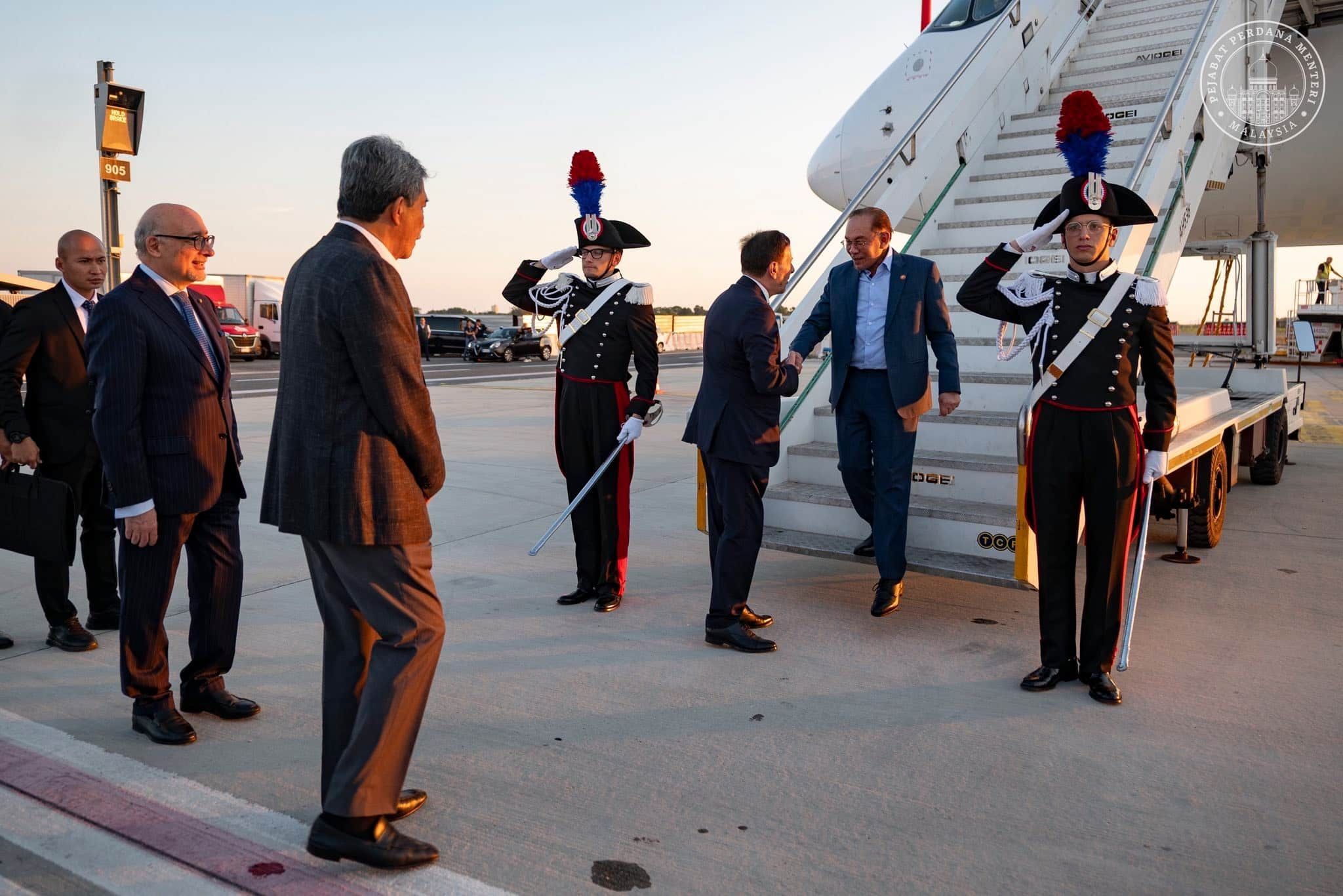 安华晤意大利企业巨擘  与梅洛尼进行双边会谈