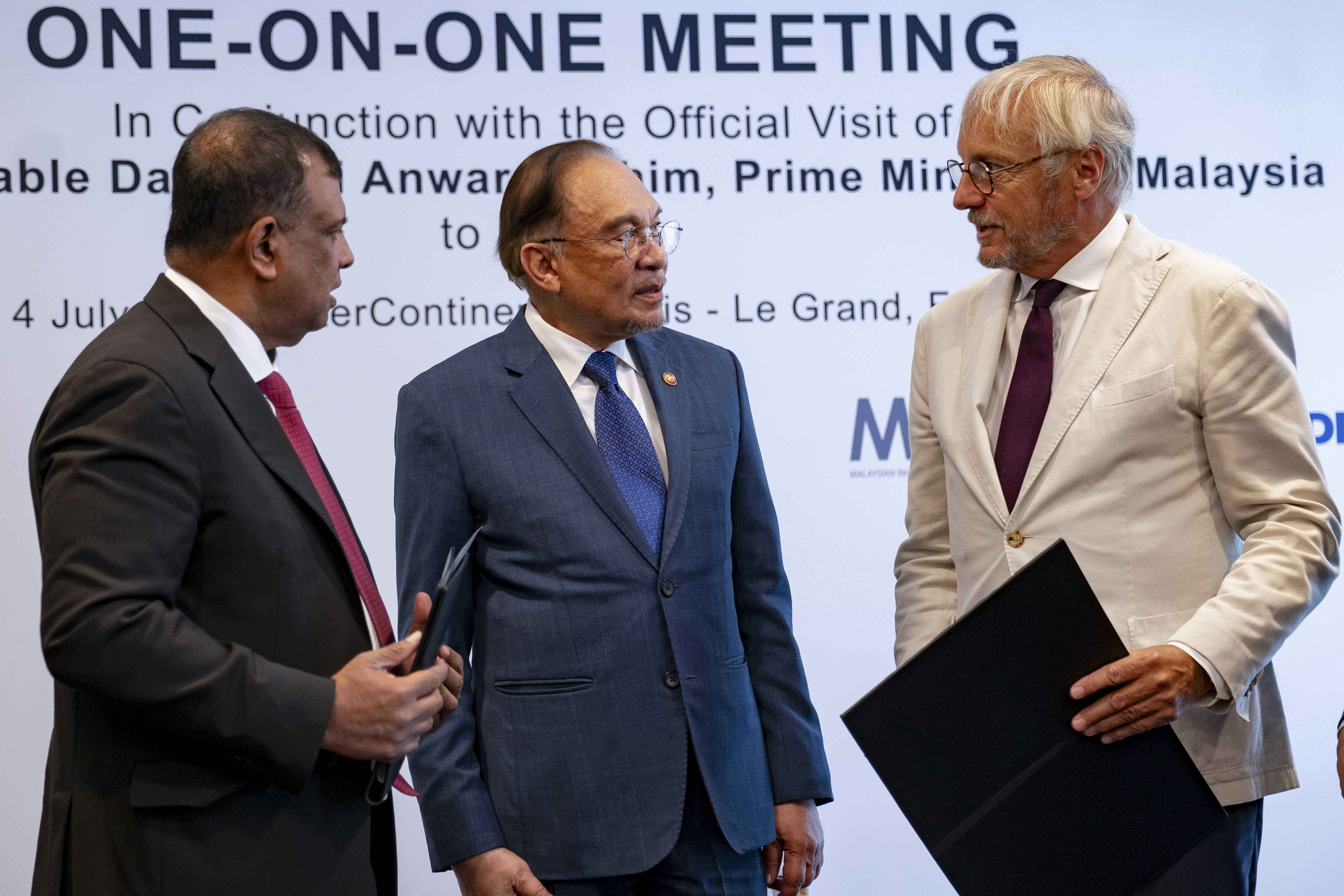 ‘AirAsia-Airbus deal supports Malaysia’s aim to be Asian aviation hub’