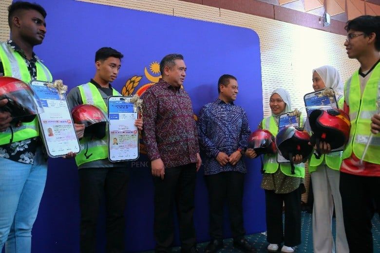 MyLESEN B2计划额外增1万名额  陆兆福：2.5万名低收家庭中学生受惠